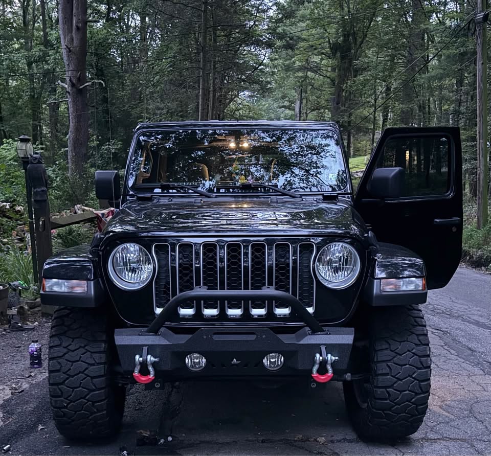 2023 Jeep Gladiator · Overland Pickup 4D 5 ft (photo 4) — photo 4