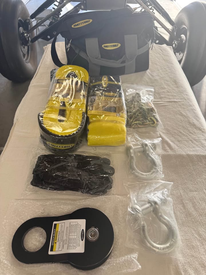 Brand new smittybilt winch accessory bag 2725 retail price $219.99 asking price $200 everything incl in Lake Elsinore, CA (photo 2) — photo 2