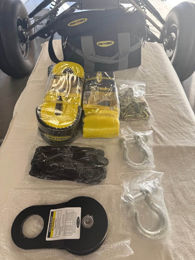 Brand new smittybilt winch accessory bag 2725 retail price $219.99 asking price $200 everything incl — photo 2