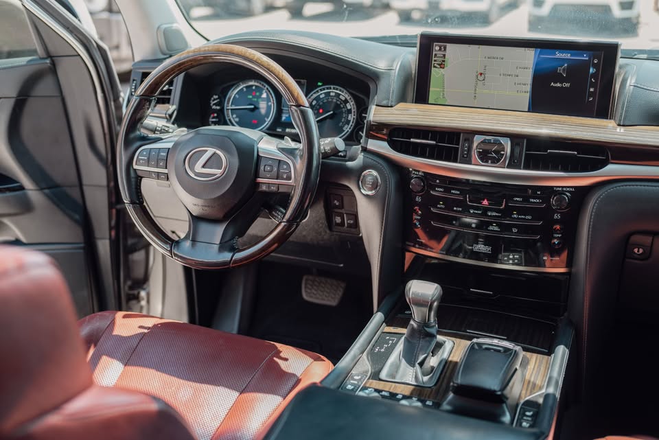 2017 Lexus LX570 in Phoenix, AZ (photo 6) — photo 6