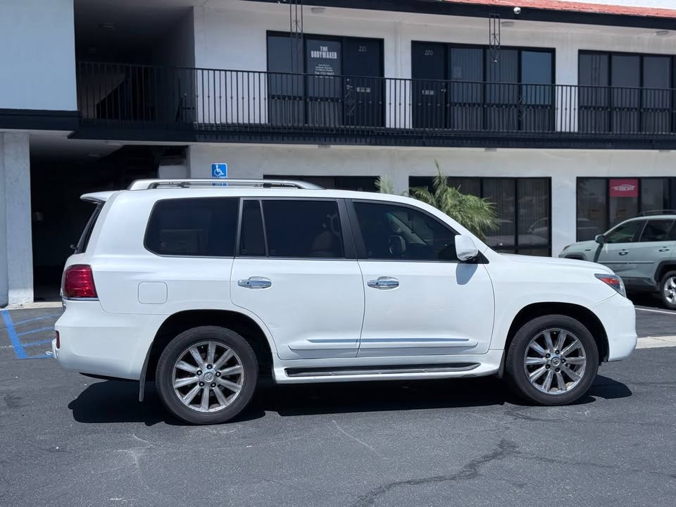 2011 Lexus lx570 clean (photo 7) — photo 7