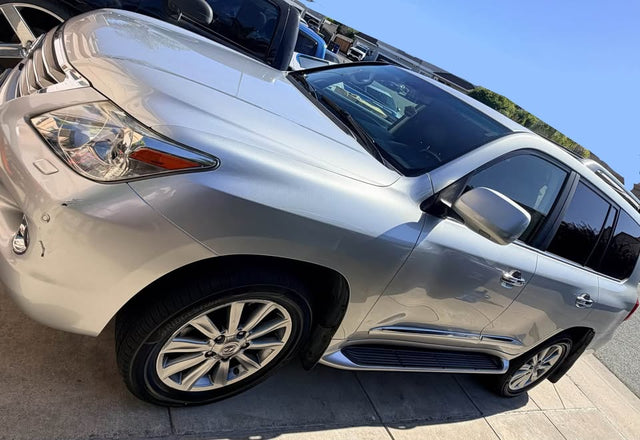 2011 Lexus LX · LX 570 Sport Utility 4D — photo 2
