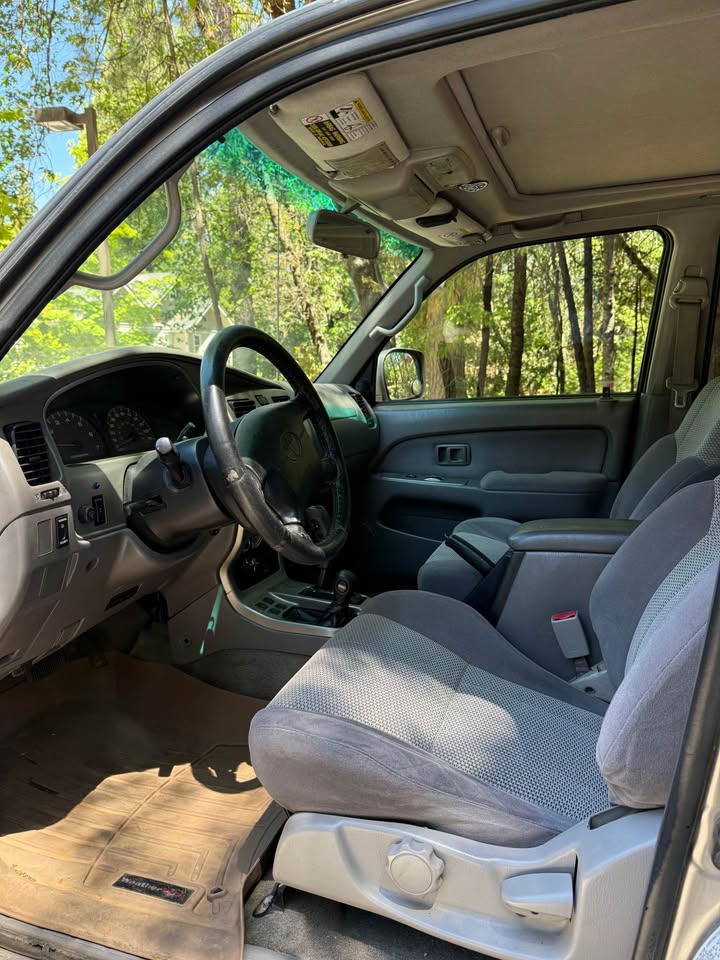 2002 Toyota 4Runner · SR5 Sport Utility 4D (photo 7) — photo 7