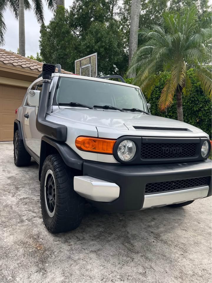 2007 Toyota FJ Cruiser · Sport Utility 2D (photo 11) — photo 11