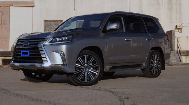 Lexus LX570 34k Miles Luxury Edition w/Entertainment System Excellent Everything — photo 2