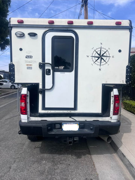 Palomino SS 1200 Truck Camper in Woodland Hills, CA (photo 4)