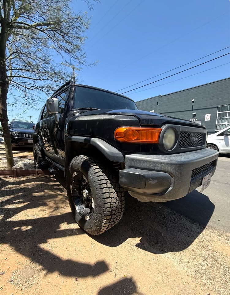 2007 Toyota FJ Cruiser (photo 2) — photo 2