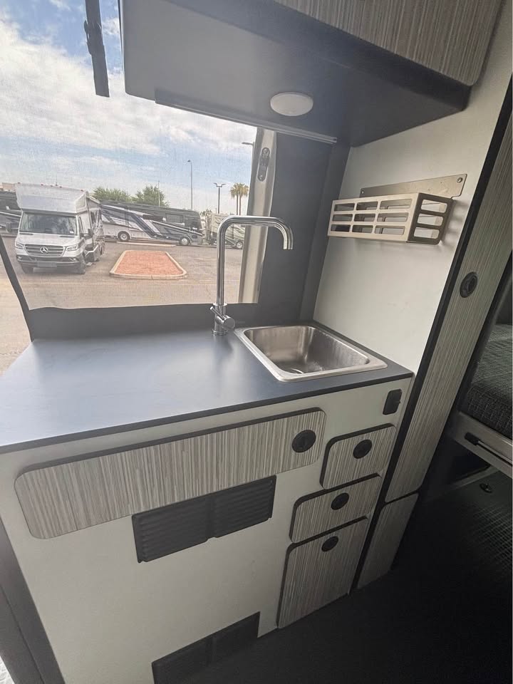 2024 Winnebago Revel 4x4 in Phoenix, AZ (photo 8) — photo 8