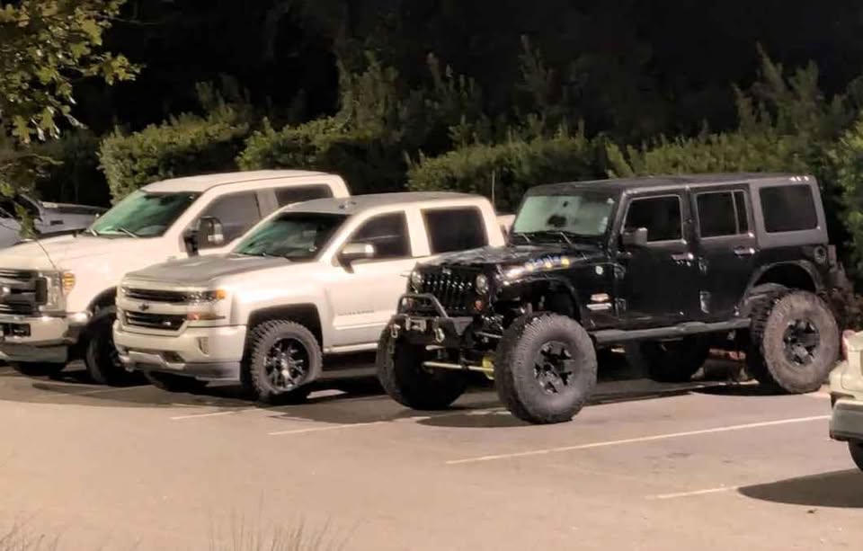 Jeep Wrangler Unlimited Sahara (photo 7) — photo 7