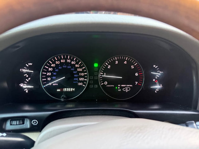 2005 Lexus LX · LX 470 Sport Utility 4D — photo 2