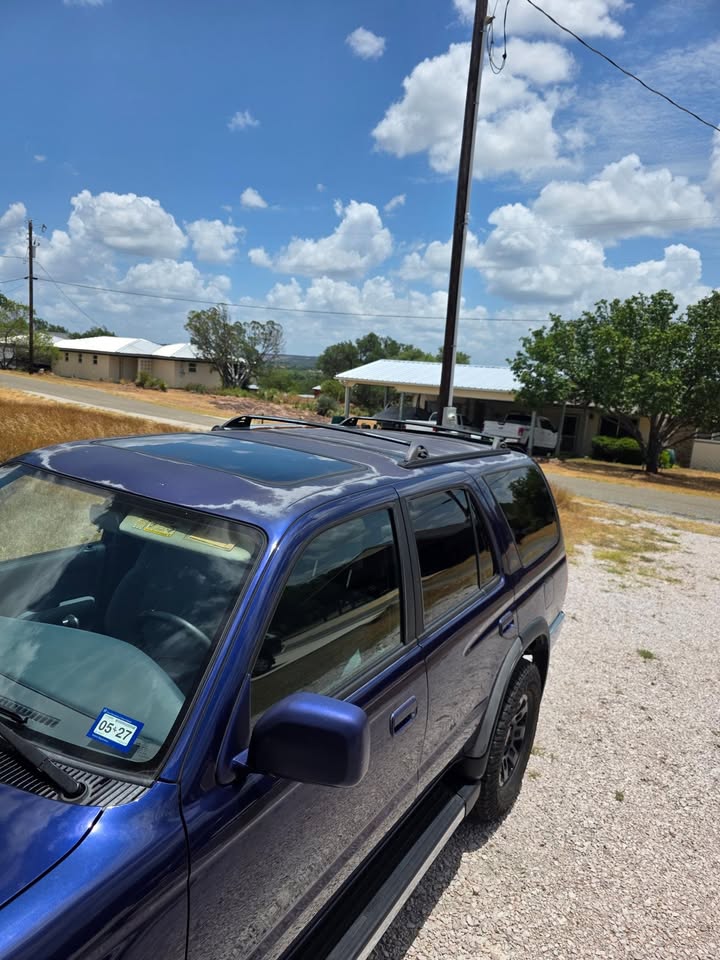 2000 Toyota 4Runner SR5 in Burnet, TX (photo 11) — photo 11