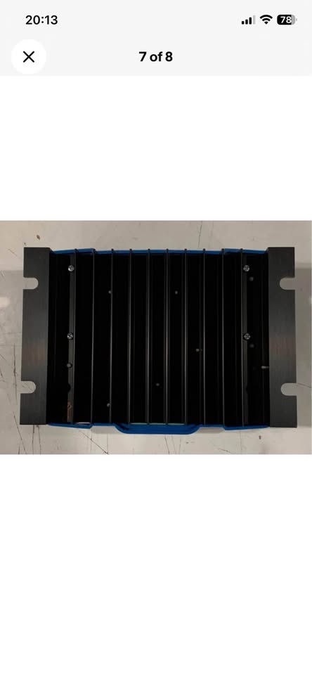 Victron MPPT 100/30 Solar Controller Charger in Kirkland, WA (photo 4) — photo 4