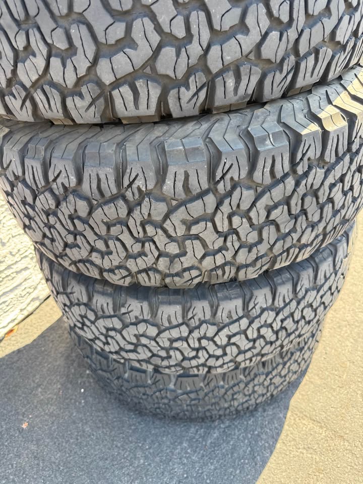 BFGoodrich All-Terrain T/A KO2 5 Tires LT 28570r17 in Phoenix, AZ (photo 6)