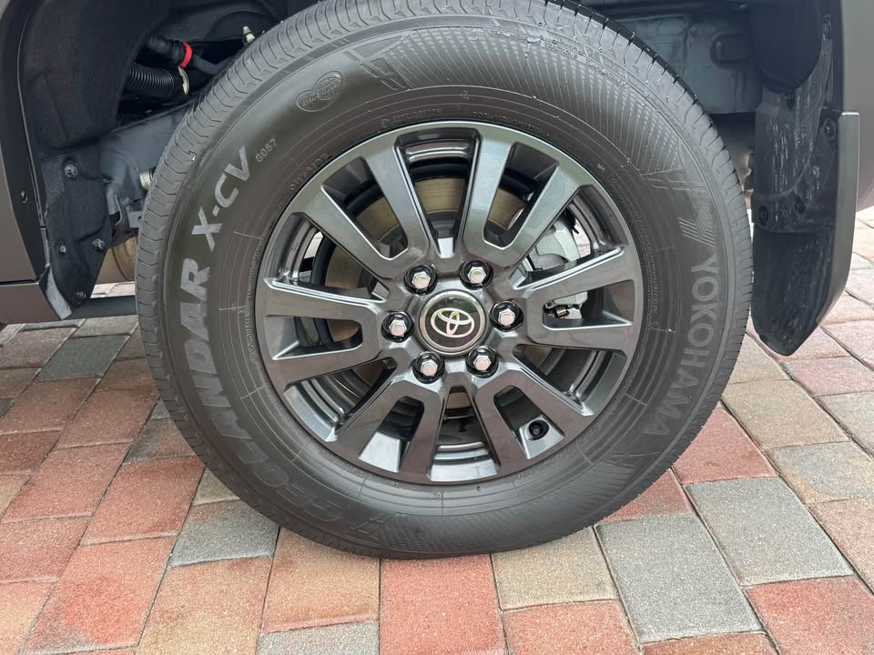 Toyota Land Cruiser in Naples, FL (photo 5) — photo 5