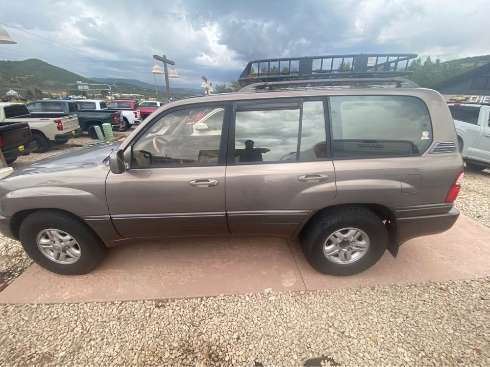 2000 Lexus LX · LX 470 Sport Utility 4D in Park City, UT (photo 4) — photo 4