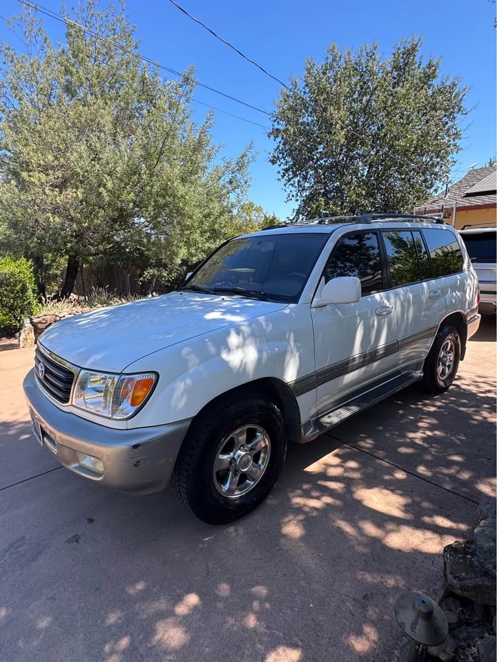 2001 Toyota Landcruiser · Sport Utility 4D in Sonoma, CA (photo 2)