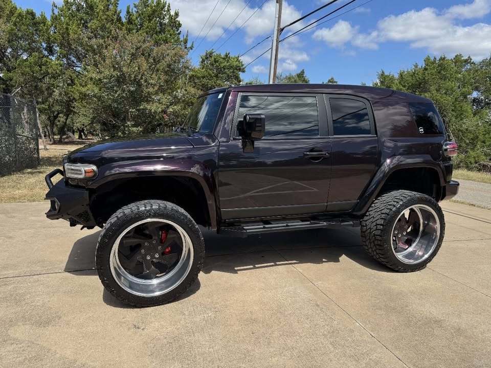 2007 Toyota FJ Cruiser · (167k Miles) (photo 10) — photo 10