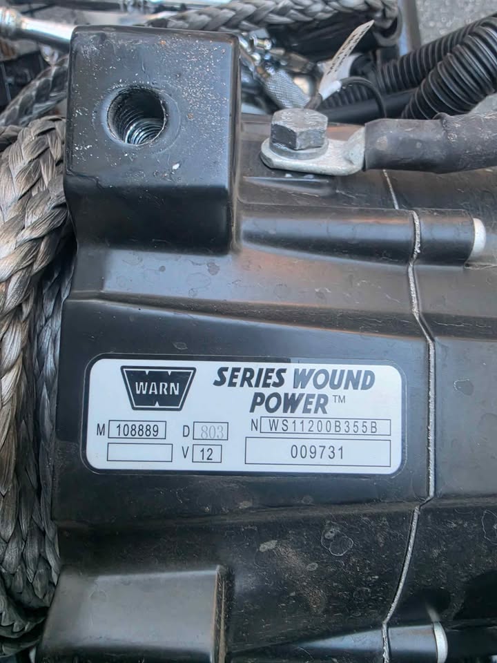 Warn 10,000 lbs winch in La Habra, CA (photo 2) — photo 2