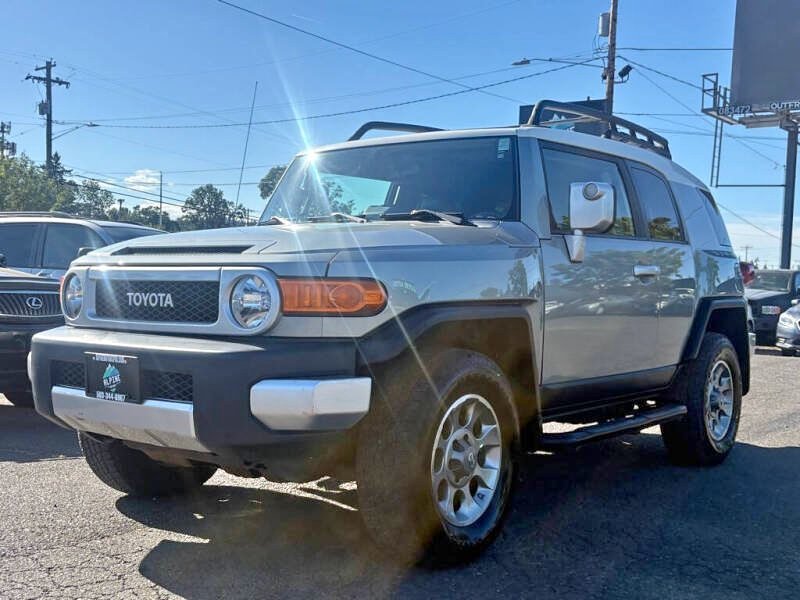 2012 Toyota FJ CRUISER 4X4 in Portland, OR (photo 1)