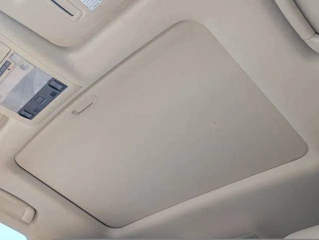2013 Lexus LX · LX 570 Sport Utility 4D (photo 8) — photo 8