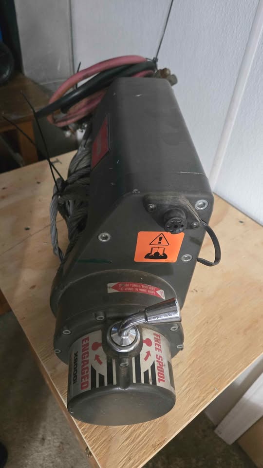 Used Warn X8000i winch in Colonia, NJ (photo 4) — photo 4