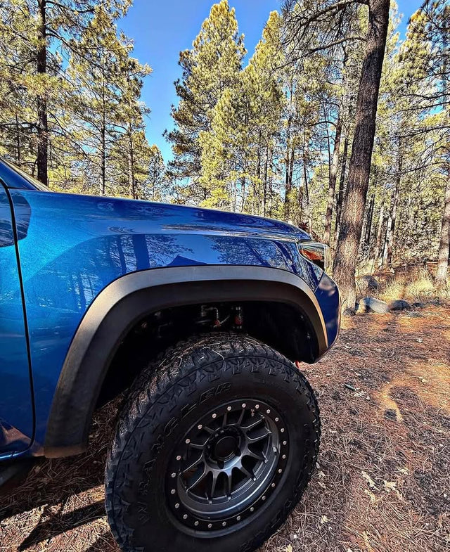 2018 Toyota Tacoma Double Cab · TRD Off-Road Pickup 4D 6 ft — photo 3