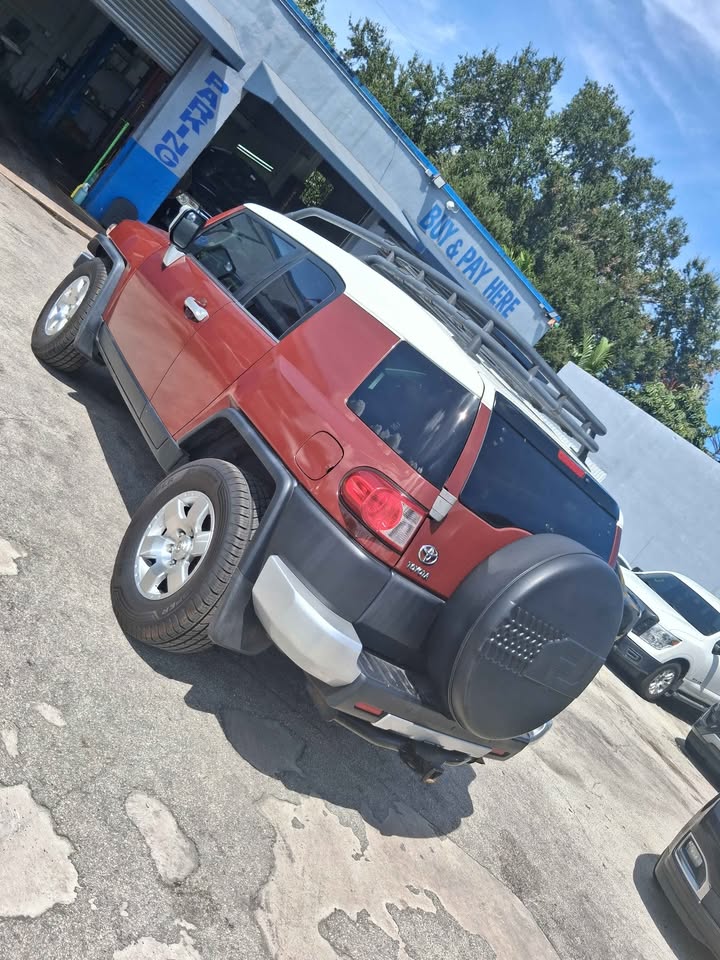 2008 Toyota FJ Cruiser · Sport Utility 2D in Miami, FL (photo 3) — photo 3