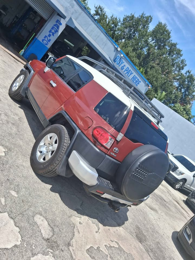 2008 Toyota FJ Cruiser · Sport Utility 2D — photo 3