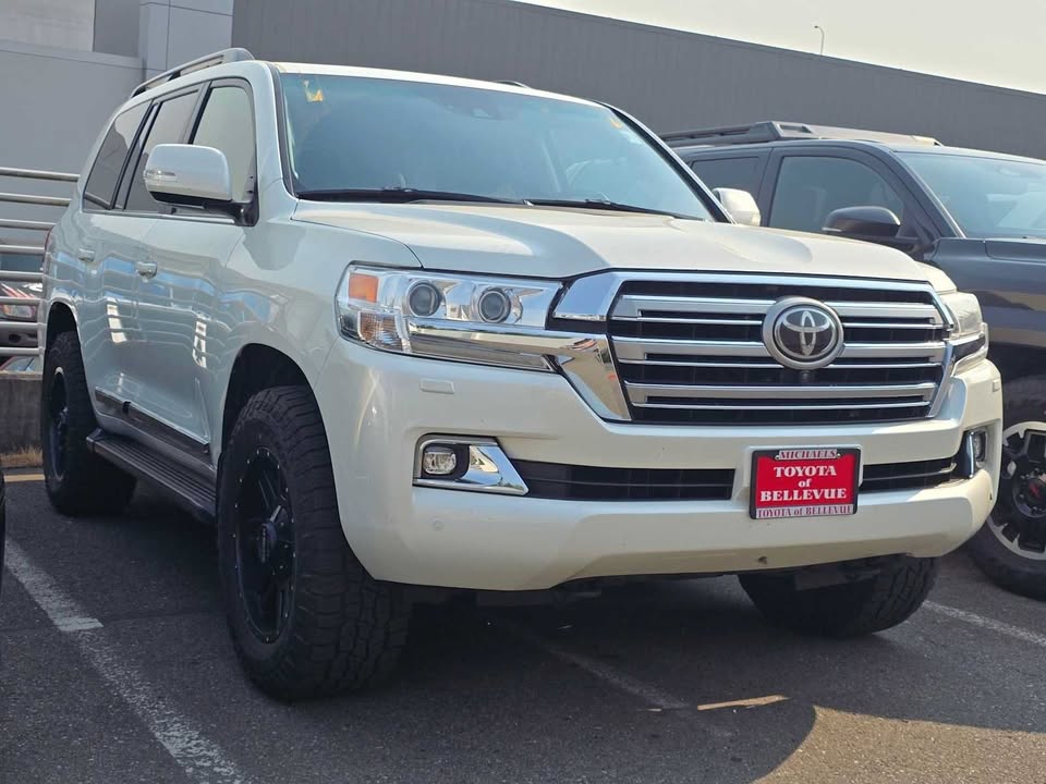 2017 Toyota Land Cruiser (photo 2) — photo 2