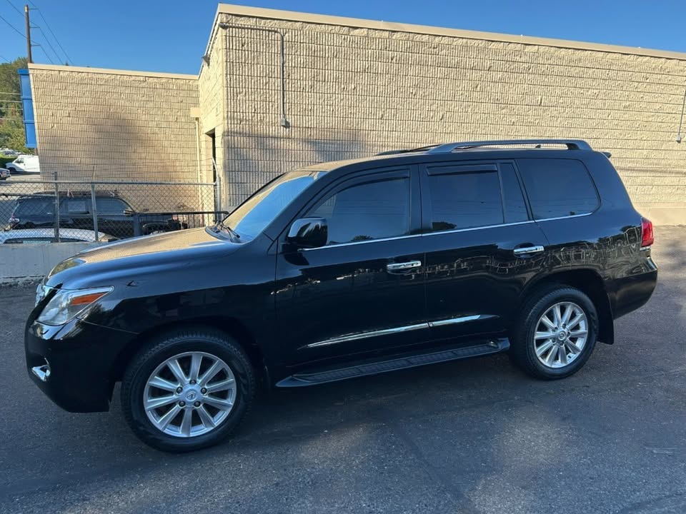 2009 Lexus LX 570 Sport Utility (photo 8) — photo 8