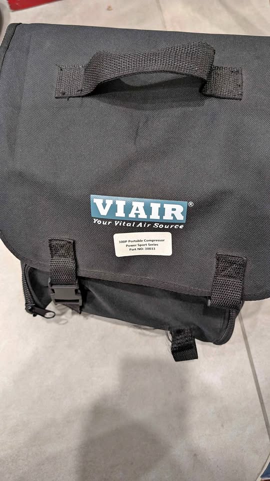 Viair 30033 300P Portable Compressor in Toronto, ON (photo 1)