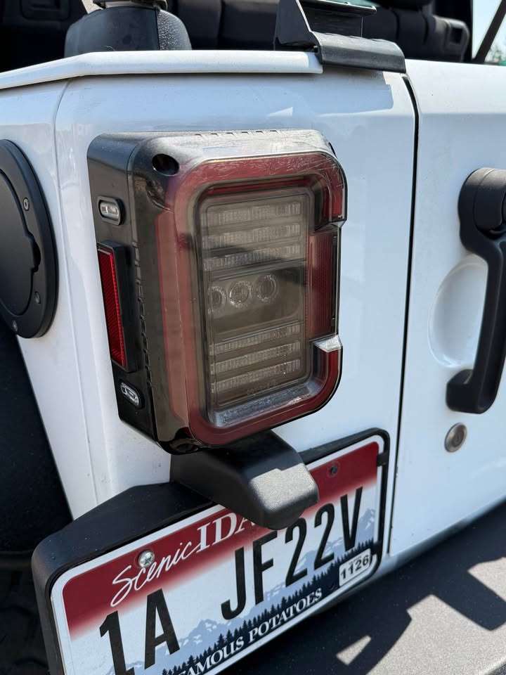 2016 Jeep Wrangler Unlimited · Sport (JK) SUV 4D (photo 9) — photo 9