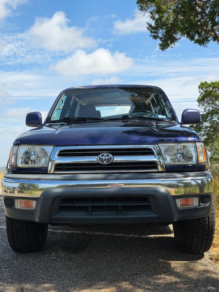 2000 Toyota 4Runner SR5 in Burnet, TX (photo 7) — photo 7