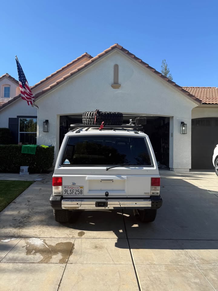 1988 Jeep Cherokee · XJ in Clovis, CA (photo 4)