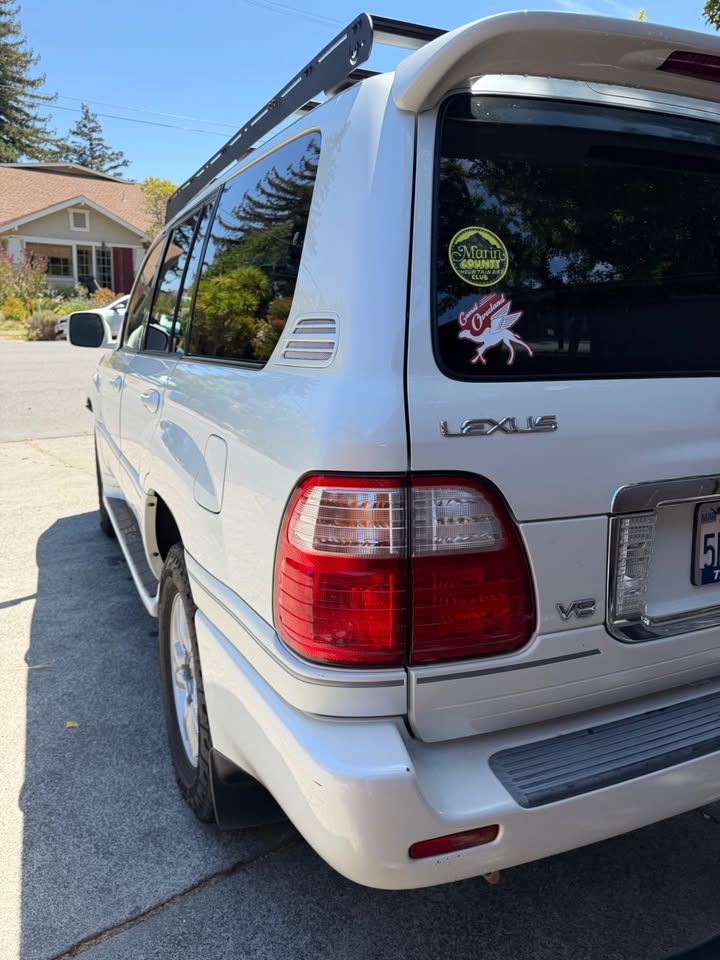 2005 Lexus LX470 (photo 6) — photo 6
