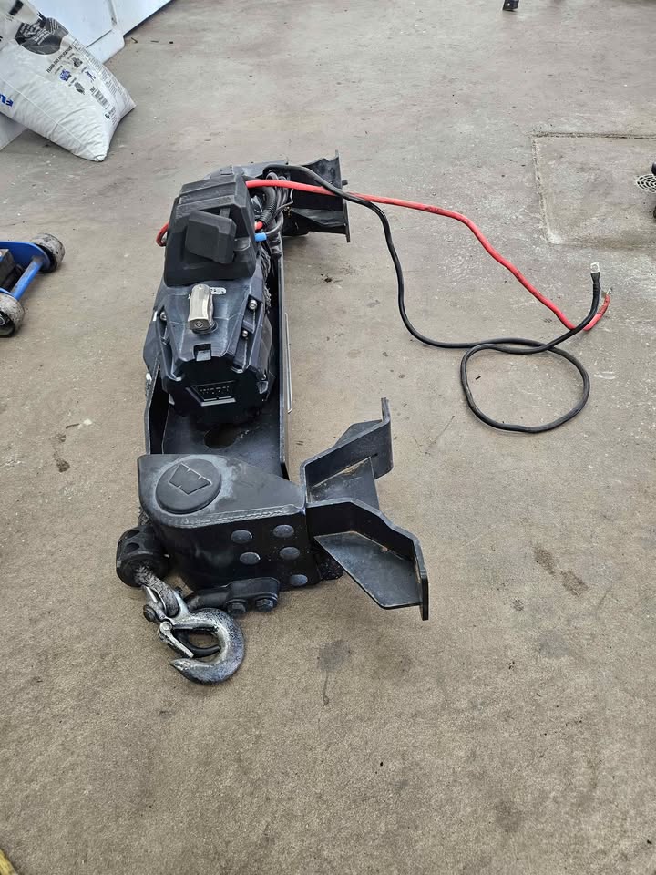 Warn VR EVO12-S Winch w/ Synthetic Rope in North Salt Lake, UT (photo 4)
