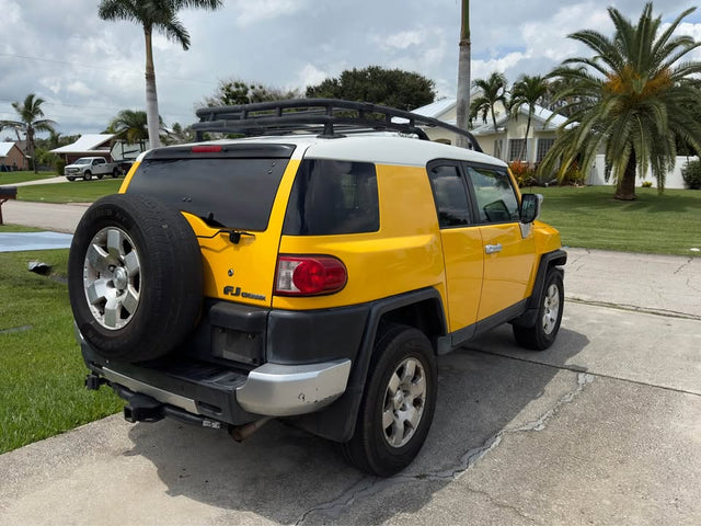 2008 Toyota FJ Cruiser · Sport Utility 2D — photo 2