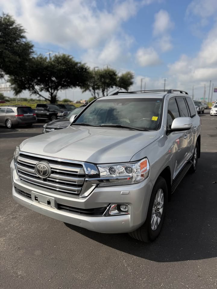 2017 Toyota Land Cruiser in San Antonio, TX (photo 1) — photo 1