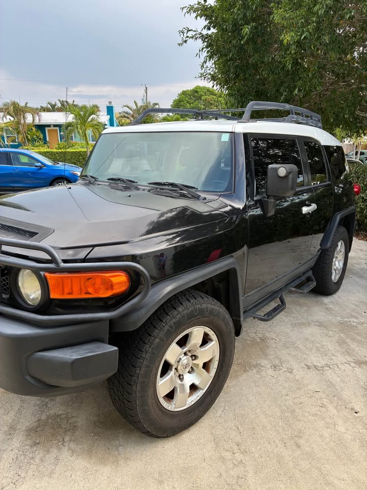 2008 Toyota FJ Cruiser in West Palm Beach, FL (photo 2) — photo 2