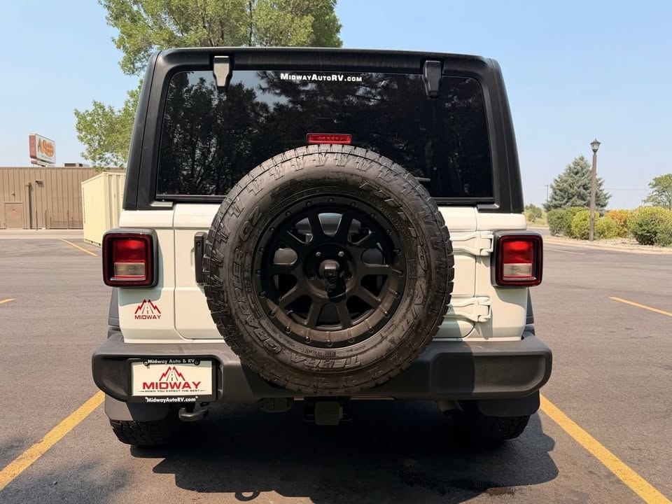 2023 Jeep Wrangler 4-Door Sport S 4x4 Sport in Denver, CO (photo 8) — photo 8