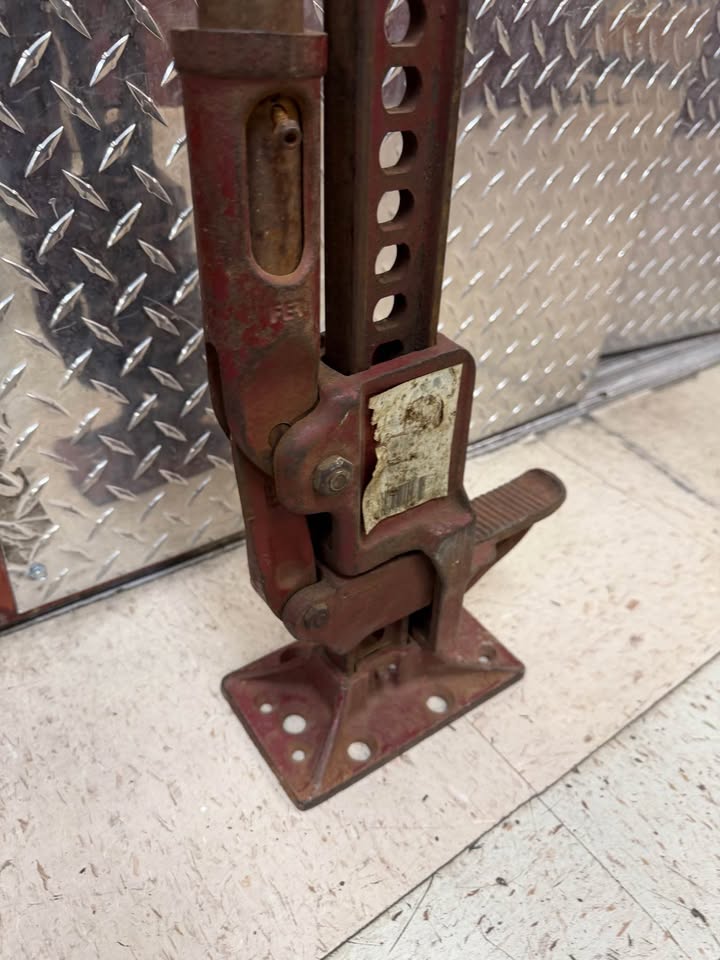 hi-lift jack 48” off road farm jack in Kyle, TX (photo 3) — photo 3