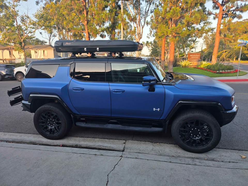 James Baroud Space M rooftop hardshell tent in Costa Mesa, CA (photo 8)