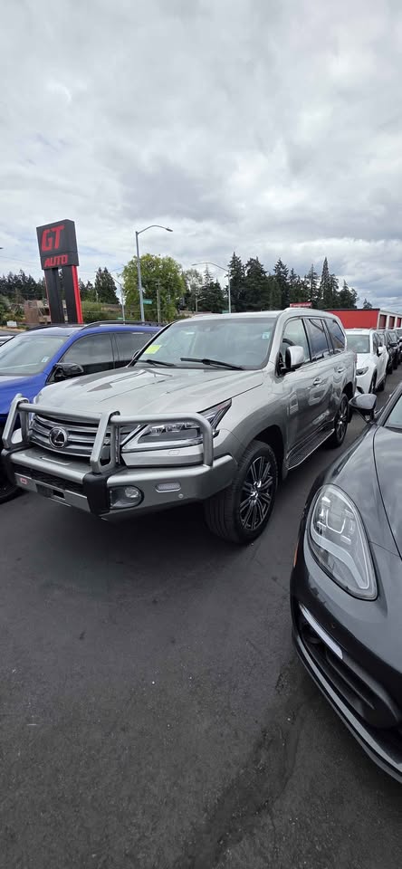 2021 Lexus LX · LX 570 Sport Utility 4D — photo 2