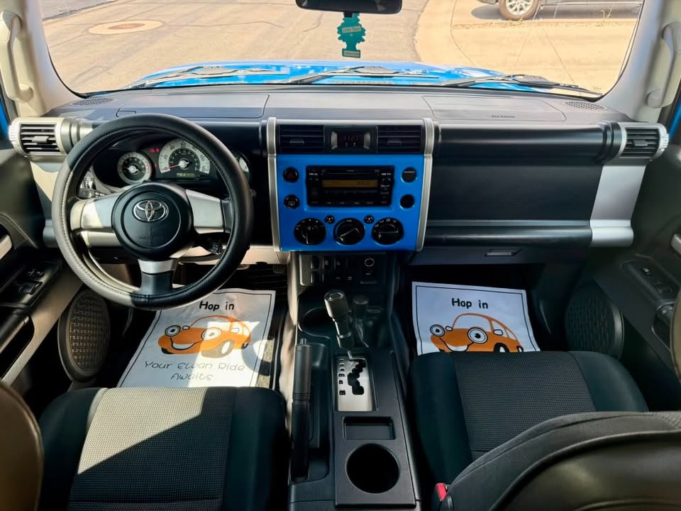 2007 Toyota FJ Cruiser, 4.0L 6Cil, RWD/4x4 - REBUILT TITLE in Salt Lake City, UT (photo 11) — photo 11