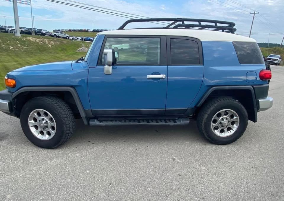 2011 Toyota FJ Cruiser · Sport Utility 2D in Morehead, KY (photo 8) — photo 8