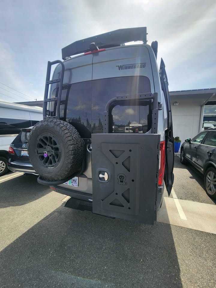 2025 Winnebago Revel 2.5 AWD 44E 28K Upgrades 19ft in Edgewood, WA (photo 3) — photo 3
