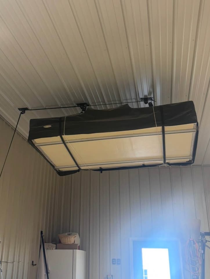 Smittybilt Overlander Rooftop Tent (photo 4) — photo 4
