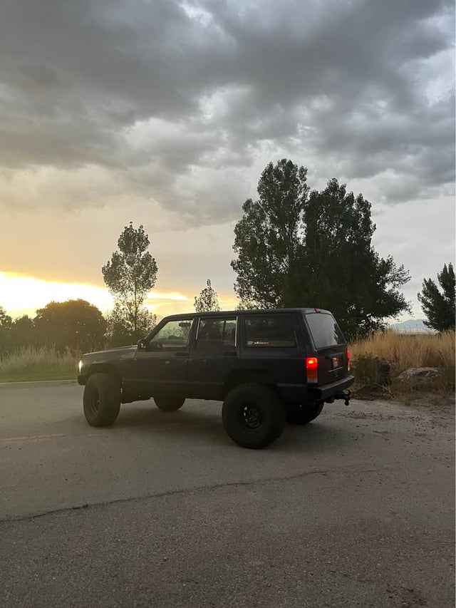 1997 Jeep Cherokee · Sport 4D — photo 2