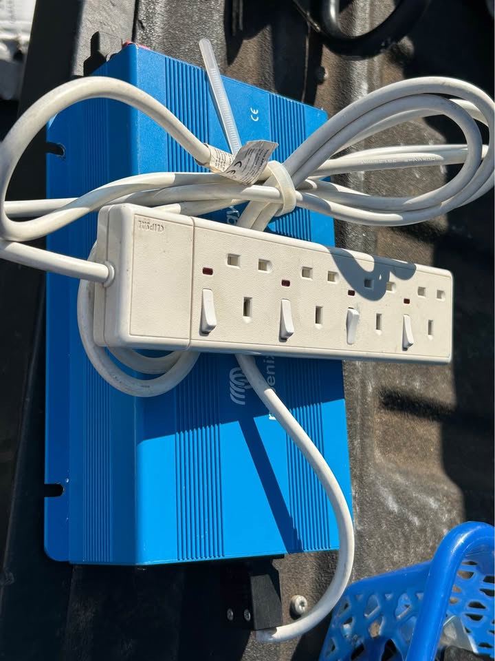 Victron Energy Phoenix Inverter 12/750 in Poulsbo, WA (photo 4) — photo 4