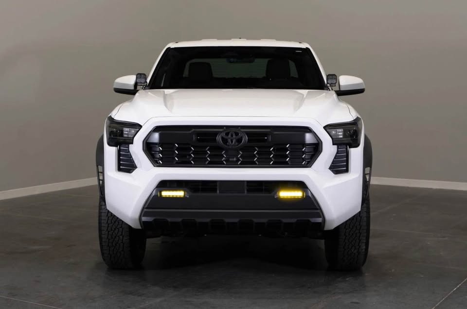 Diode Dynamics SS6 LED Fog Light Kit Fits 2024-Present Toyota Tacoma Amber Wide in Arab, AL (photo 4)